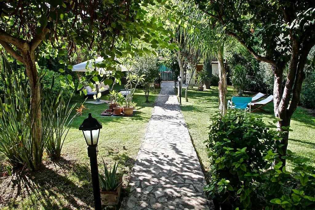 Villa Le Candele Кампофеличе-ди-Роччелла