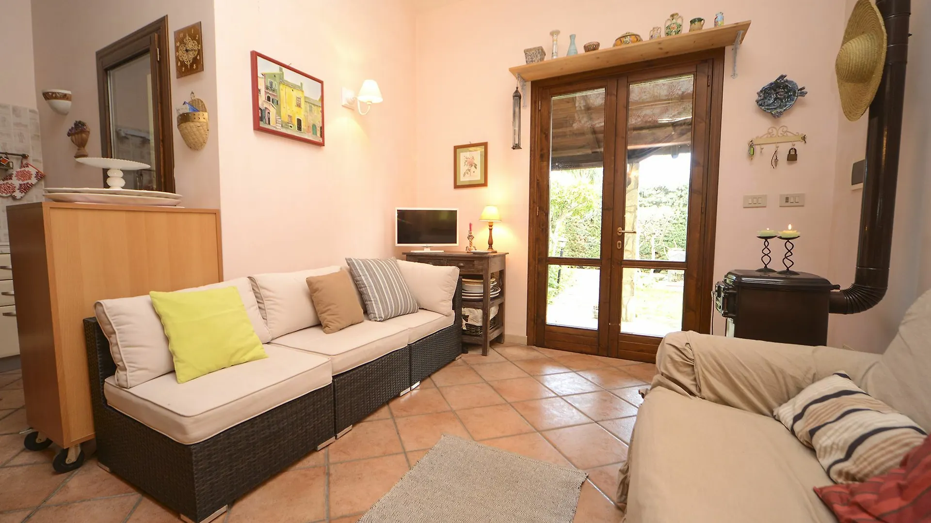 Villa Le Candele Кампофеличе-ди-Роччелла