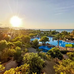 Grand Palladium Sicilia & Кампофеличе-ди-Роччелла